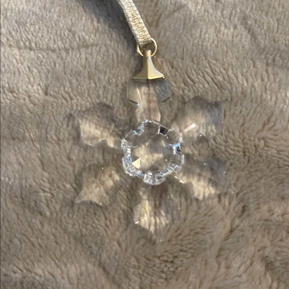 NEW Swarovski Clear Crystal Snowflake Ornament/Pendant - Picture 5 of 5